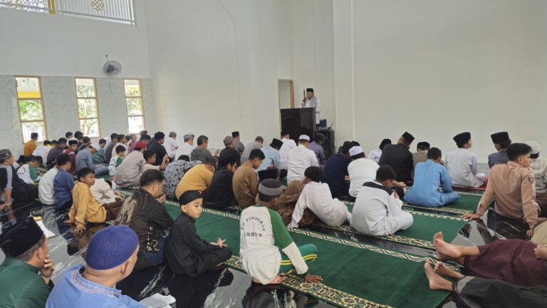 Khotbah Jumat di Masjid Cendekia Maluku, Ini Pesan Rektor UIN Ambon